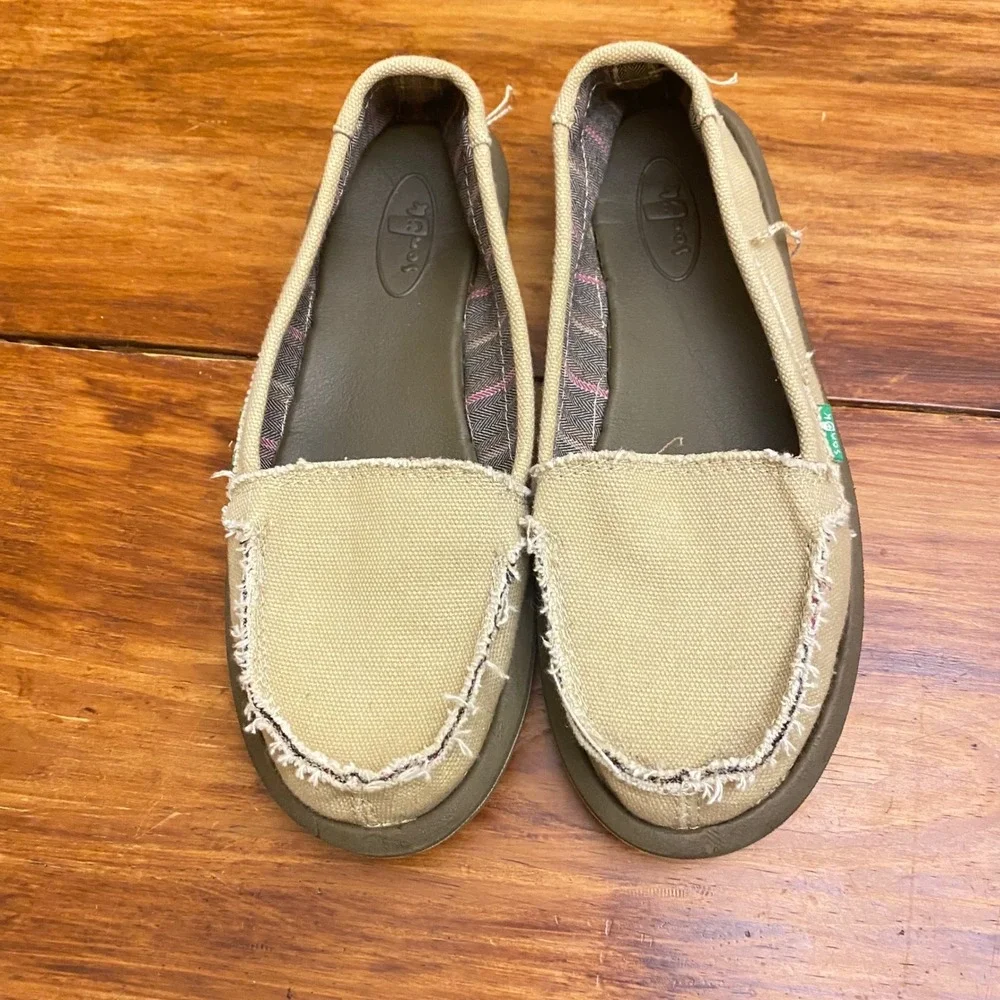 Sanuk Women's Size‎ 6 Tan Shoes Casual Canvas Slip On Comfort - Picture 2 of 7
